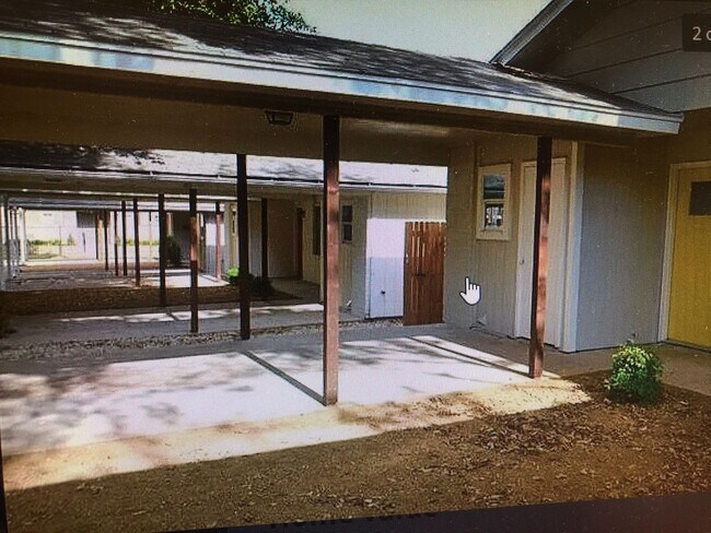 Primary Photo - LIVINGSTON2709-11