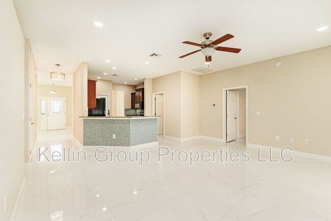 Building Photo - 2611 Highlands Creek Way