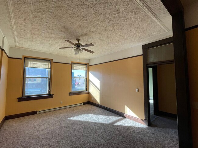 Building Photo - Sunflower Estate LLC