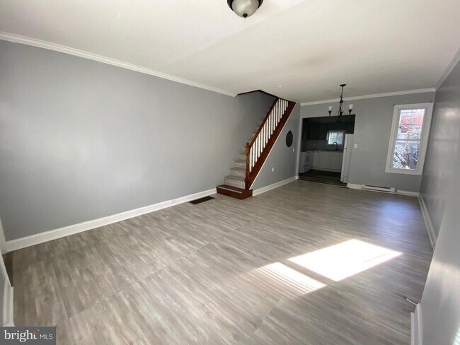 Building Photo - 3050 Hartville St