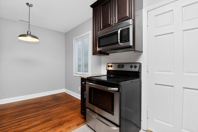 Building Photo - Charming 2BD/1BA Condo on Pecan Ave!