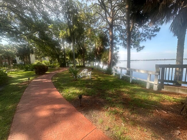 Building Photo - 225 S Tropical Trail