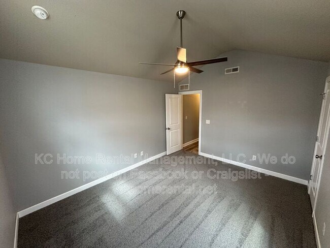 Building Photo - 10536 Kane Dr