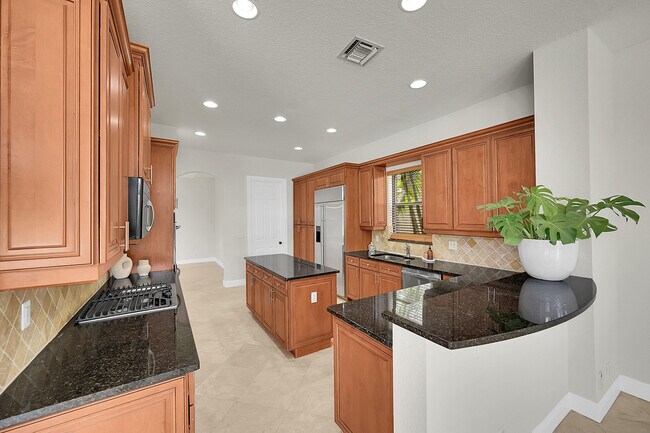 Building Photo - 16210 Rosecroft Terrace