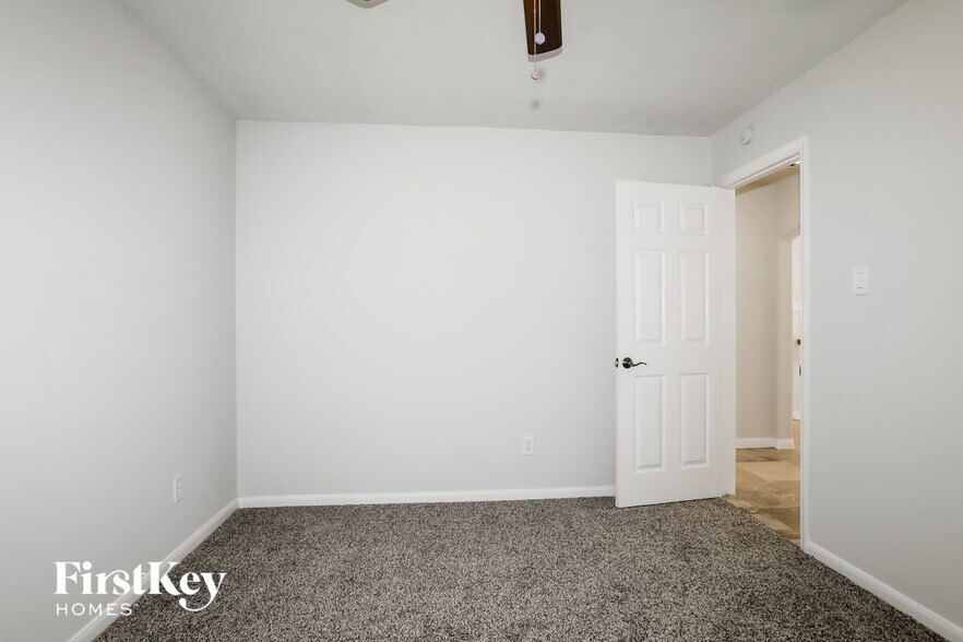 Building Photo - 108 N Rockfern Ct