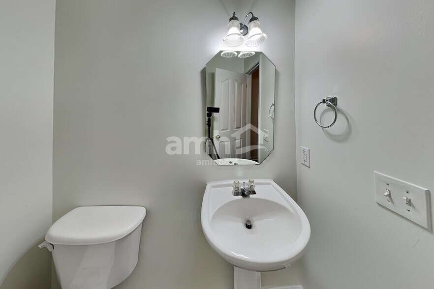 Building Photo - 2905 Meherrin Ct