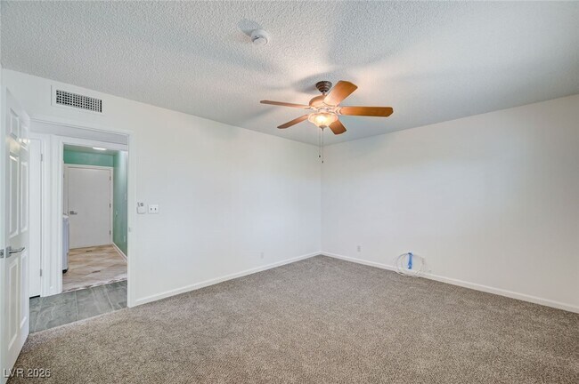 Building Photo - 4830 El Escorial Dr