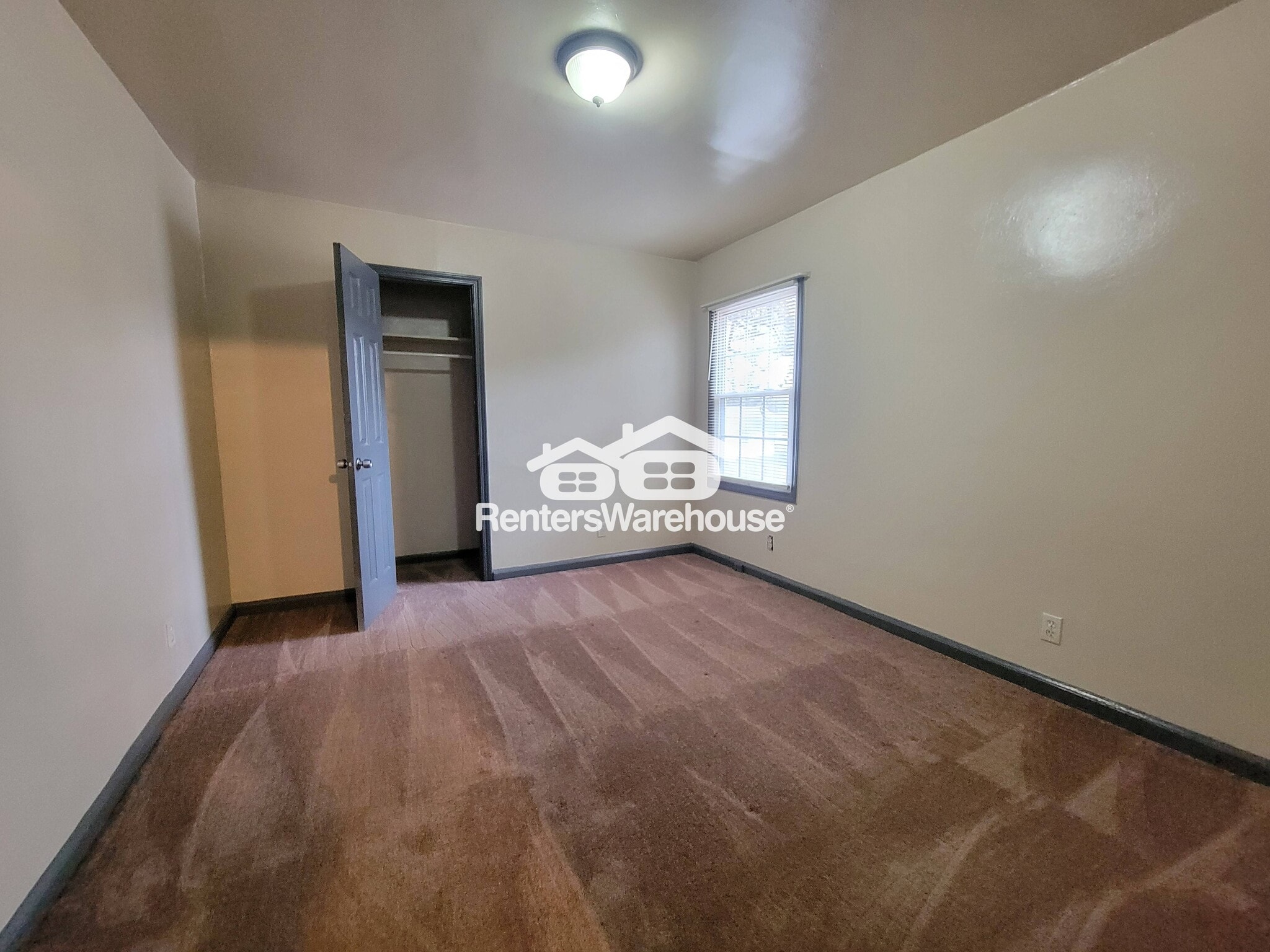 Building Photo - 1056 Regent St SW