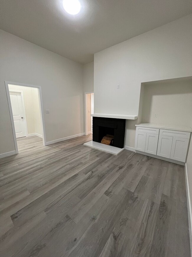 Building Photo - West 76th