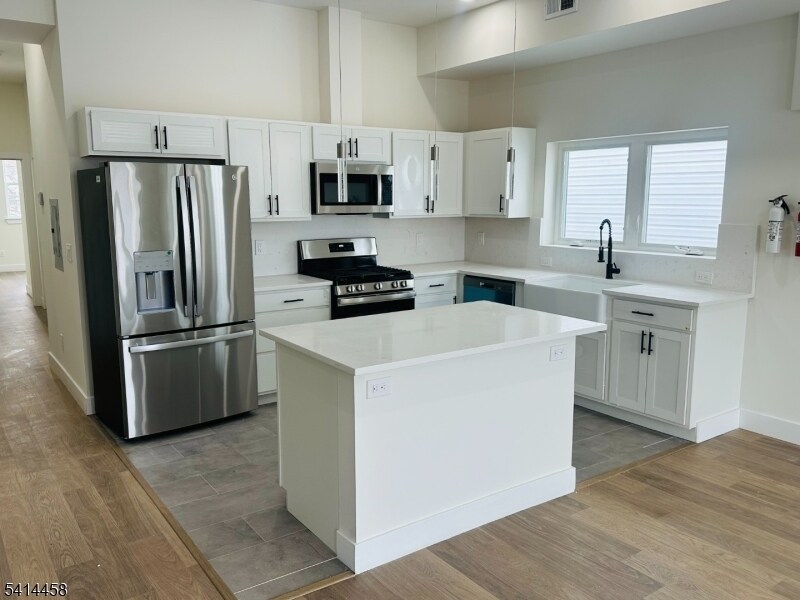 Building Photo - 14 Nelson Pl