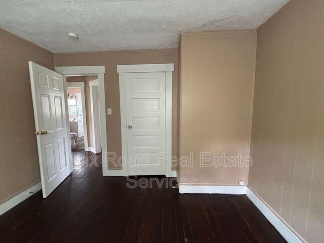 Building Photo - 112 Heaton Ave