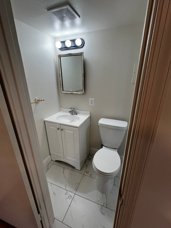 Building Photo - 5407 Quintana St