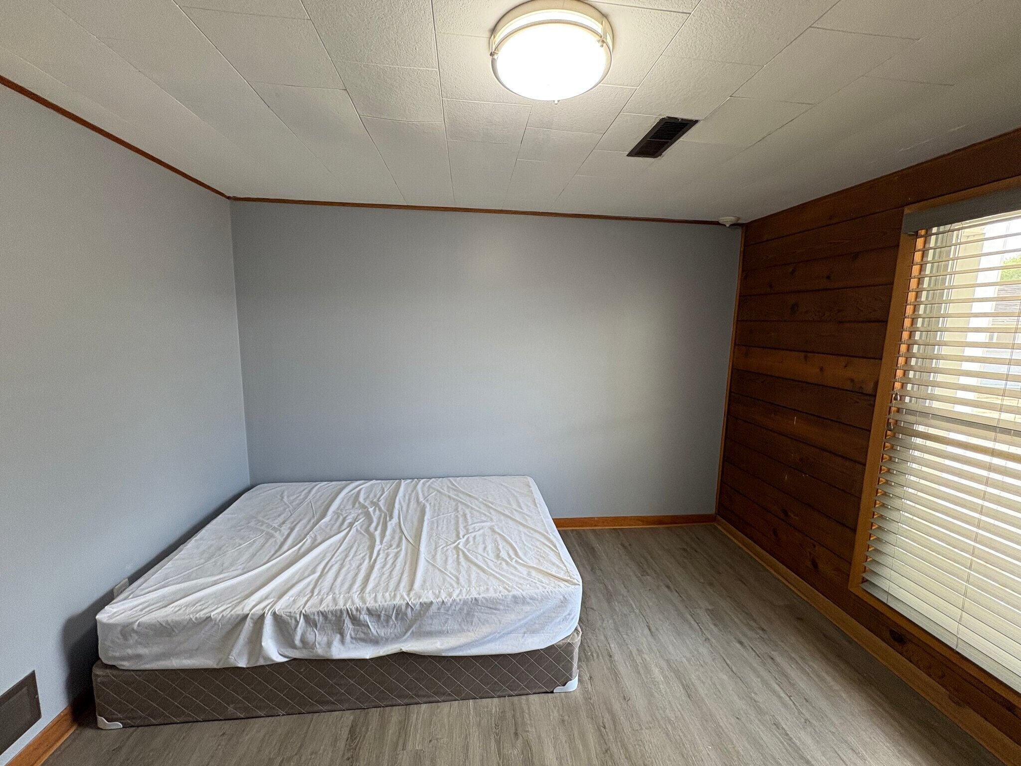 Building Photo - 661 Reynoldswood Rd