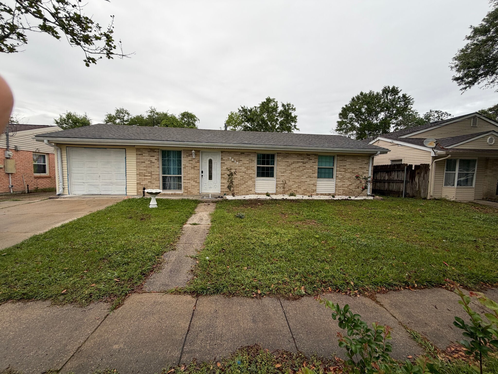 Building Photo - 2412 Riverbend Dr