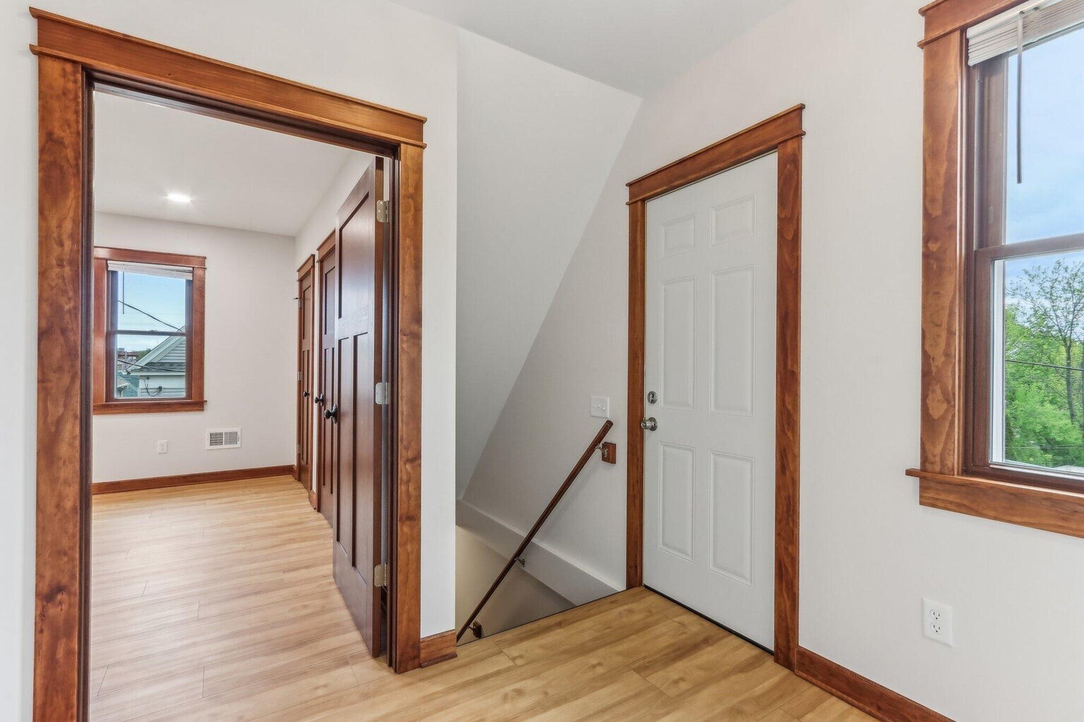 Upper Landing - 351A E Deer Pl