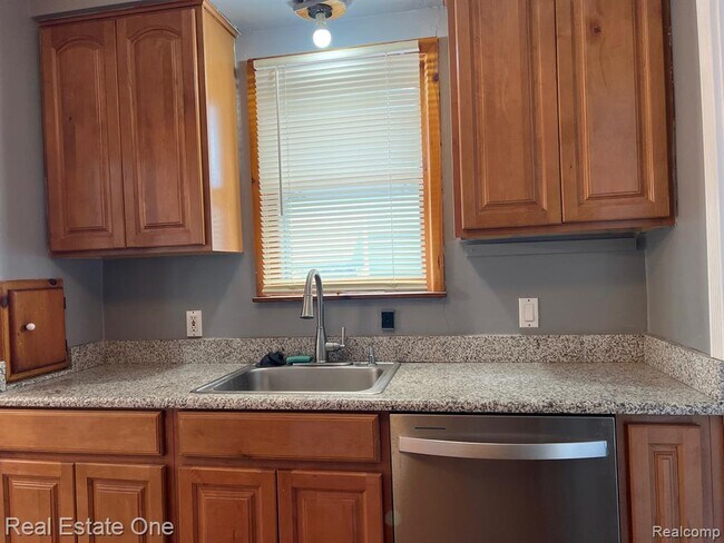 Building Photo - 1127 Hoffman Ave