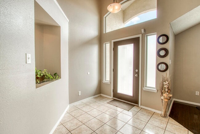 Building Photo - 12561 Paseo Alegre Dr