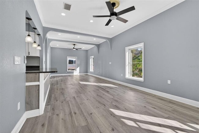 Building Photo - 2835 W Shelton Ave