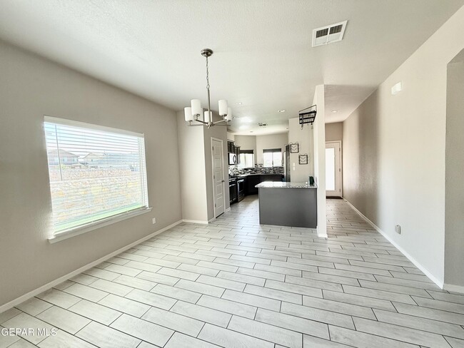 Building Photo - 4817 Mark Avizo
