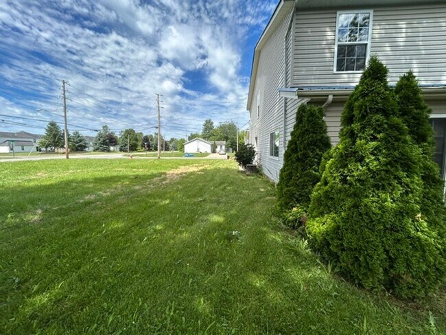 Building Photo - 3115-3117 Surf Ave