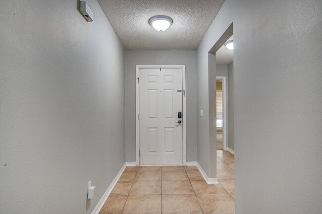 Building Photo - Available now – 3BR/2BA Patio Home with Fi...