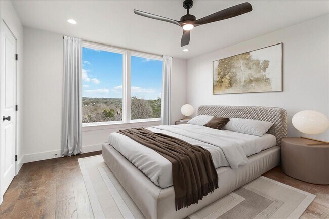 Building Photo - 114 Shady Bluff Dr