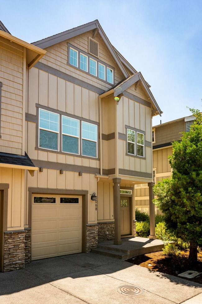 Building Photo - 3BR/2.5BA Townhome in Larkspur — Old Mill, Downtown & Bachelor All Close By