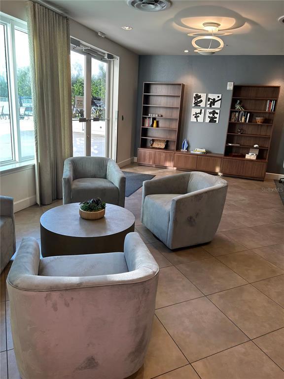 Building Photo - 100 S Eola Dr