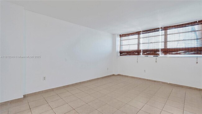 Building Photo - 13155 Ixora Ct