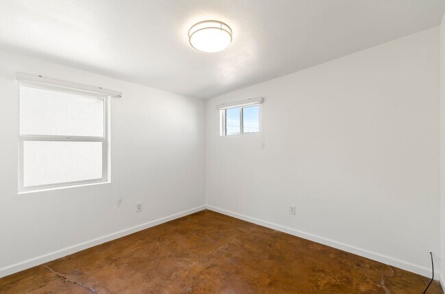 Building Photo - Waverly