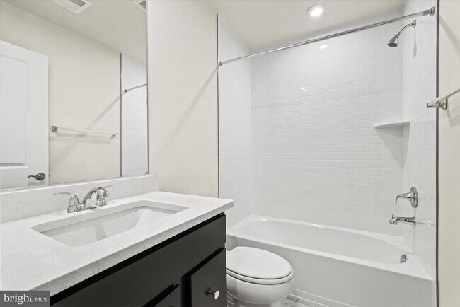 Building Photo - 6056 Beake St