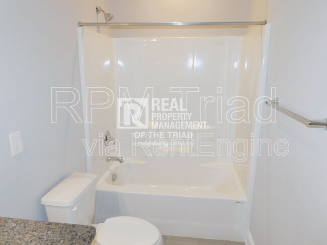 Building Photo - 6826 Magnolia Pk Ct
