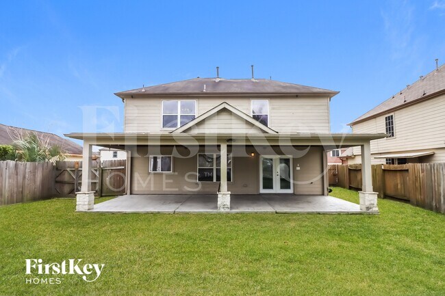 Building Photo - 5631 Cinnamon Lake Dr