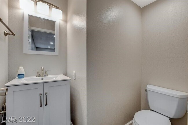 Building Photo - 1303 Darlene Way