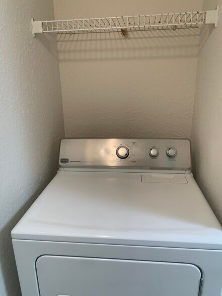 Building Photo - 805 Boardwalk Dr