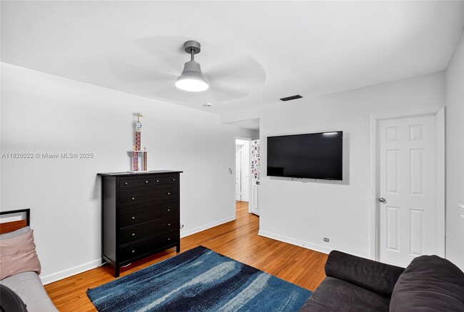 Building Photo - 839 NE 97th St