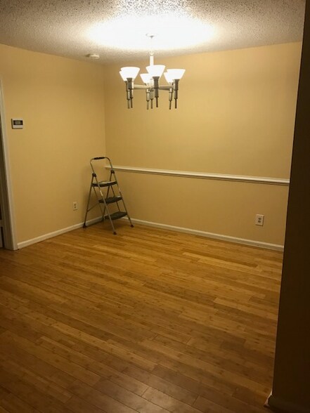 Building Photo - 5485 Trumpet Vine Ct