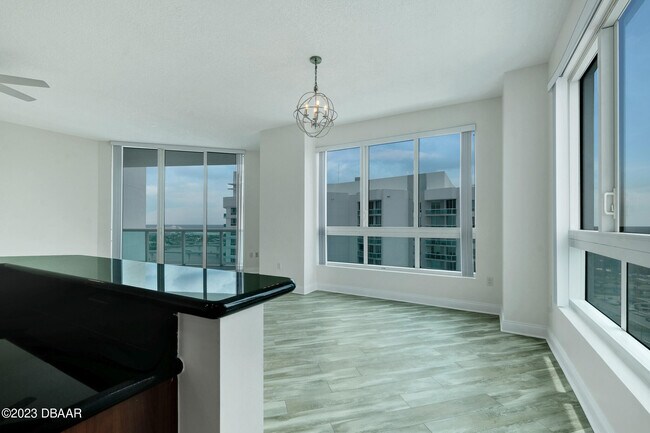 Building Photo - 241 Riverside Dr