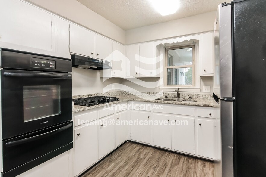 Building Photo - 4545 Kerz Ct