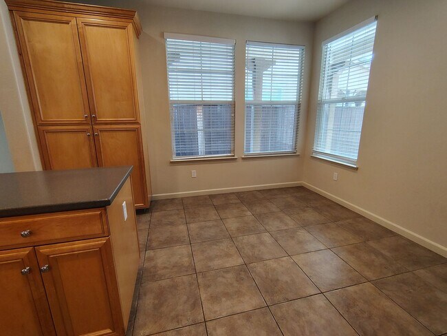 Building Photo - 363 Cabernet Dr