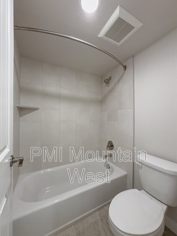 Building Photo - 1032 E 400 S