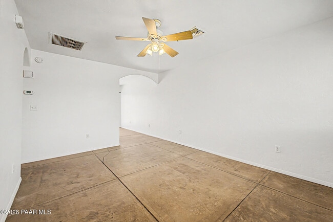 Building Photo - 5636 E 26th St