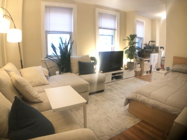 Primary Photo - 48 Strathmore Rd