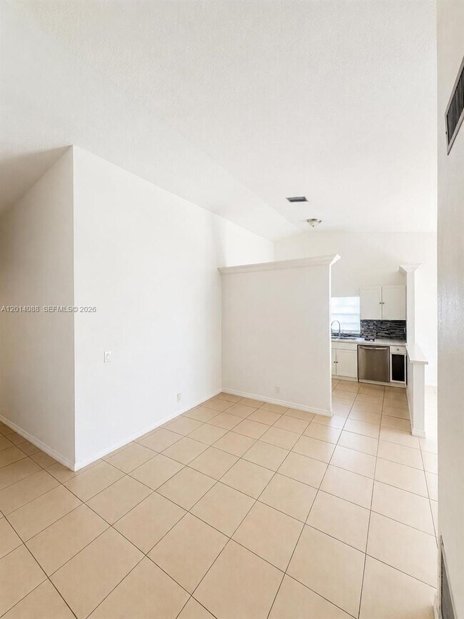 Building Photo - 10559 La Placida Dr