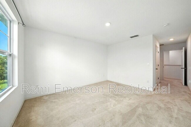 Building Photo - 700 Benoi Dr