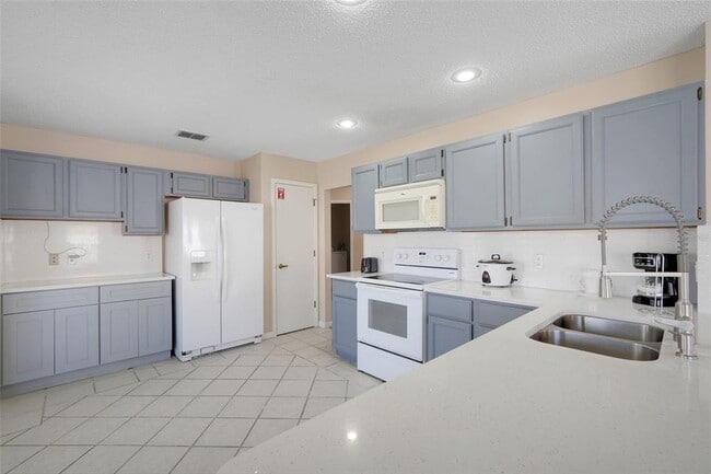 Building Photo - 8607 Knottingham Dr