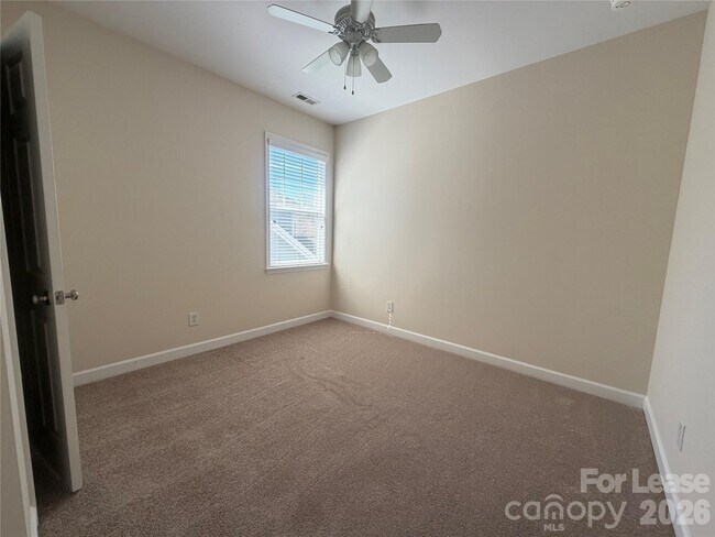 Building Photo - 9315 Rosalyn Glen Rd