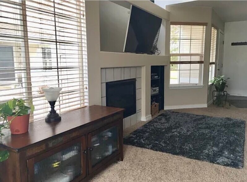 Building Photo - 2602 Timberwood Dr