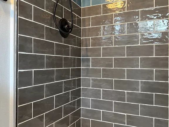 Building Photo - Fully Renovated 3 Bed / 2 Bath Home | 2-Car Garage | Move-In Ready