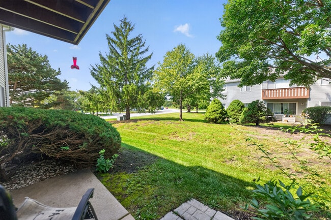Building Photo - 665 Thorntree Ct